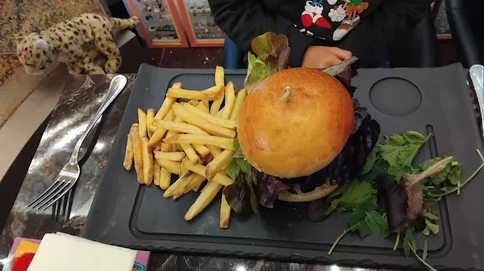 Burger maison et frites